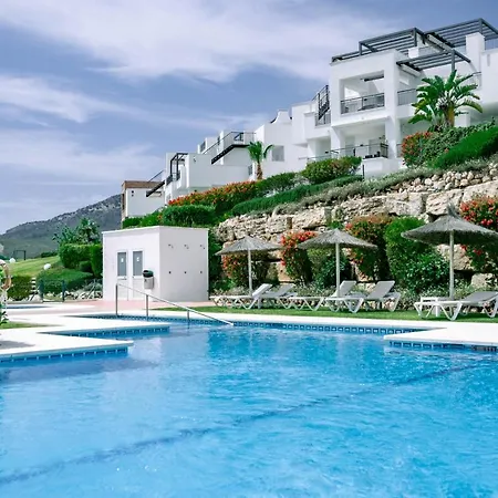 Tropical In Arqueros With Mountain Views And Private Garden Appartamento Benahavís
